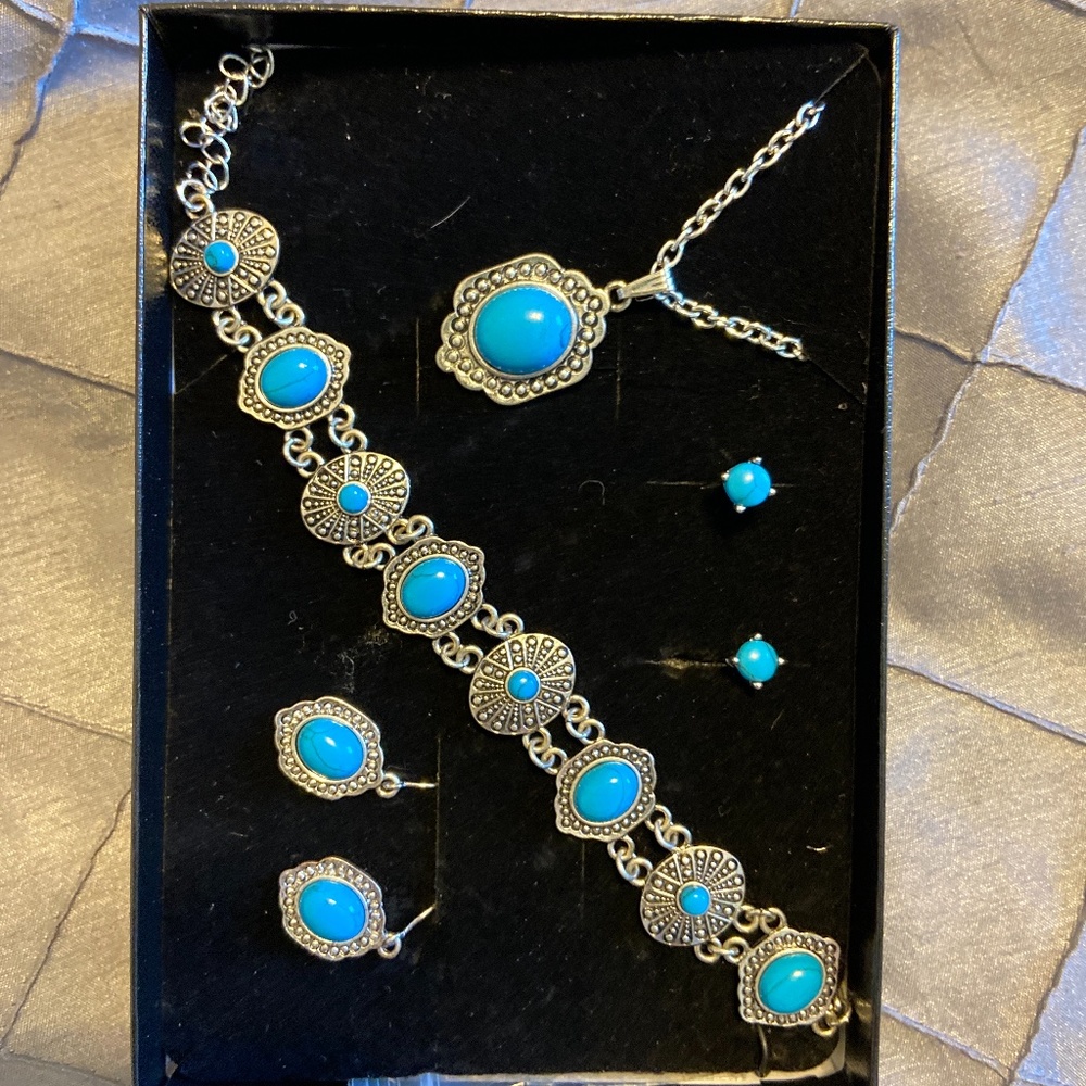 Turquoise Jewelry Set